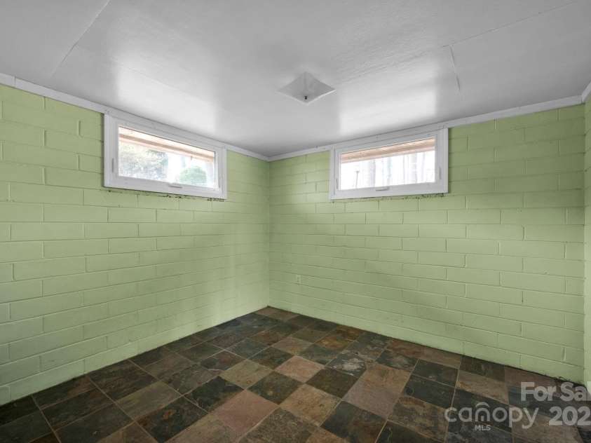 7262 Right Angle Street, Sherrills Ford, NC 28673.  MLS# CAR4230540, YatesRealty ID 1535. 