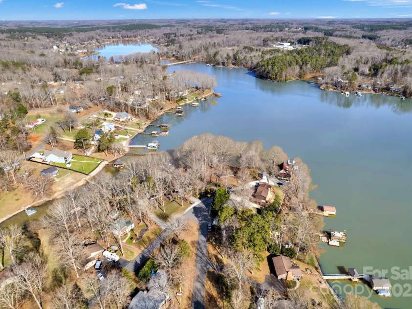 7262 Right Angle Street, Sherrills Ford, NC 28673.  MLS# CAR4230540, YatesRealty ID 1535. 