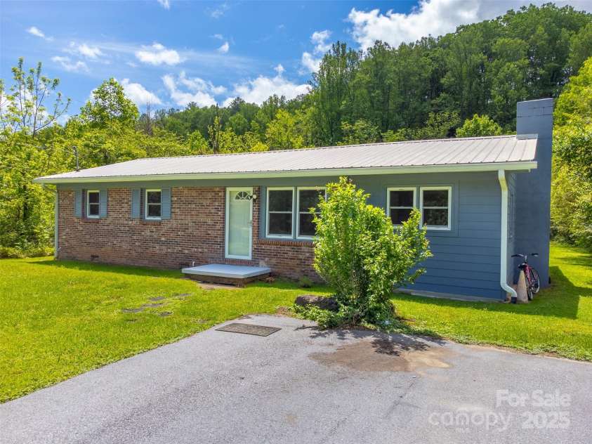 285 Painter Road, Cullowhee, NC 28723.  MLS# CAR4262760, YatesRealty ID 15350. 