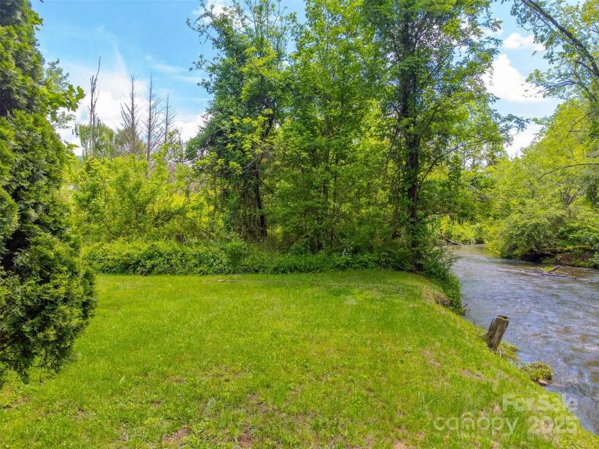 285 Painter Road, Cullowhee, NC 28723.  MLS# CAR4262760, YatesRealty ID 15350. 