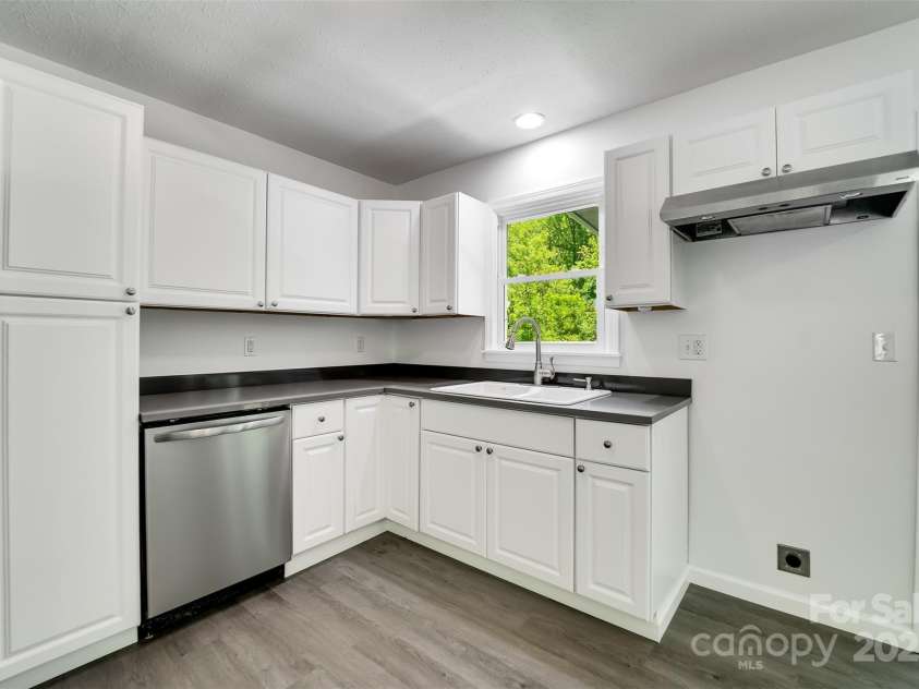 285 Painter Road, Cullowhee, NC 28723.  MLS# CAR4262760, YatesRealty ID 15350. 