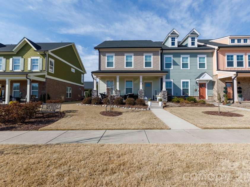 680 Dunkins Ferry Road, Rock Hill, SC 29730.  MLS# CAR4344224, YatesRealty ID 15350. 