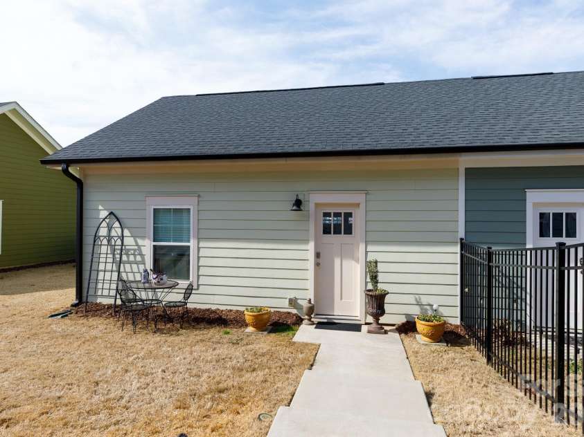 680 Dunkins Ferry Road, Rock Hill, SC 29730.  MLS# CAR4344224, YatesRealty ID 15350. 