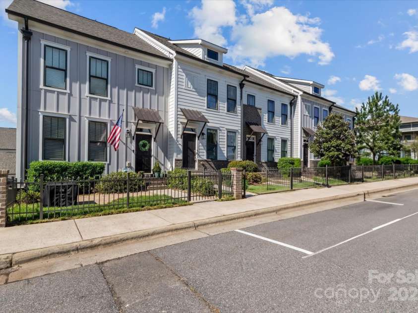 133 Capital Avenue, Mooresville, NC 28117.  MLS# CAR4245232, YatesRealty ID 15351. 