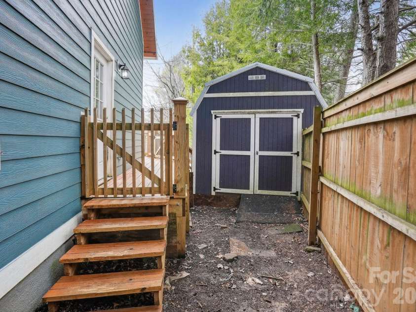 155 Fork Road, Black Mountain, NC 28711.  MLS# CAR4410269, YatesRealty ID 15351. 