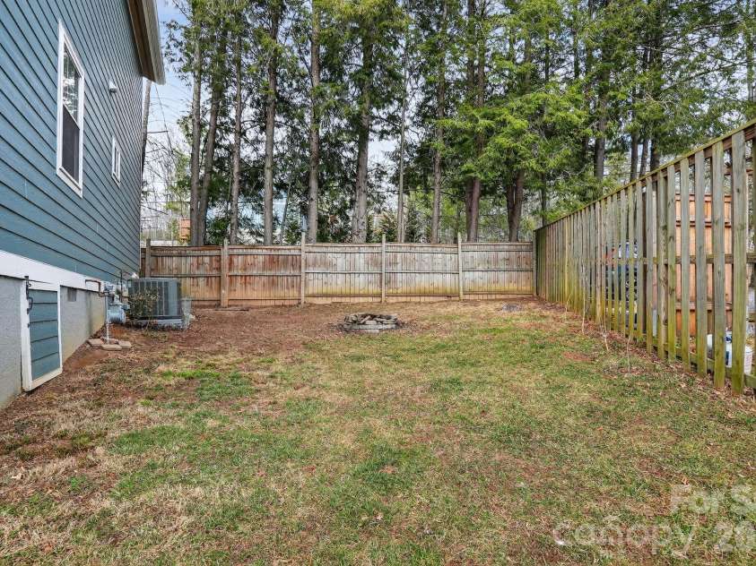 155 Fork Road, Black Mountain, NC 28711.  MLS# CAR4410269, YatesRealty ID 15351. 