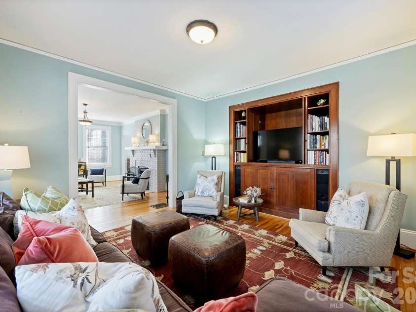 1912 Dilworth Road, Charlotte, NC 28203.  MLS# CAR4350720, YatesRealty ID 15352. Den with built-ins