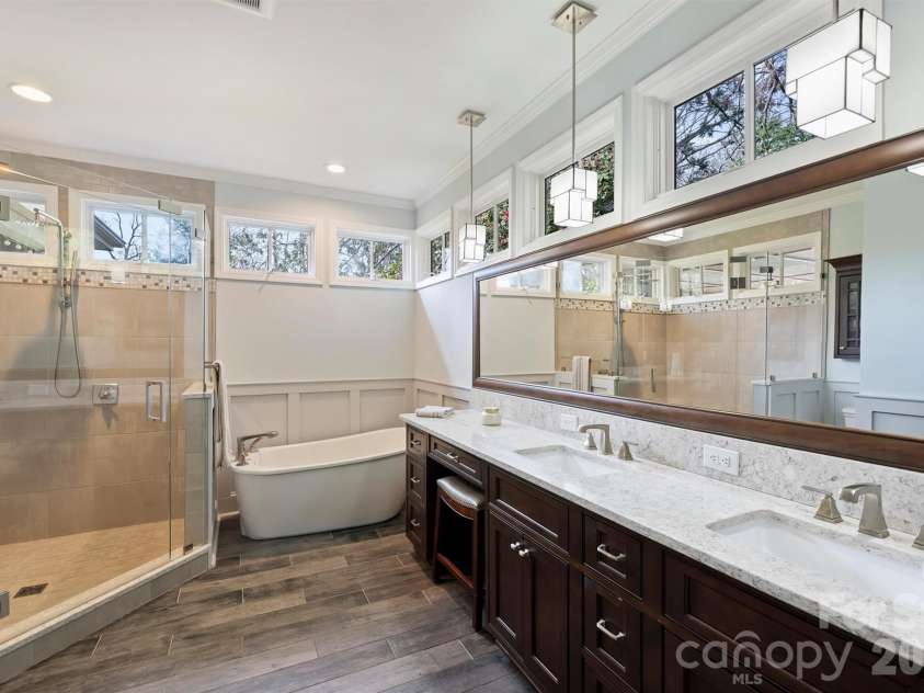 1912 Dilworth Road, Charlotte, NC 28203.  MLS# CAR4350720, YatesRealty ID 15352. Primary ensuite bathroom