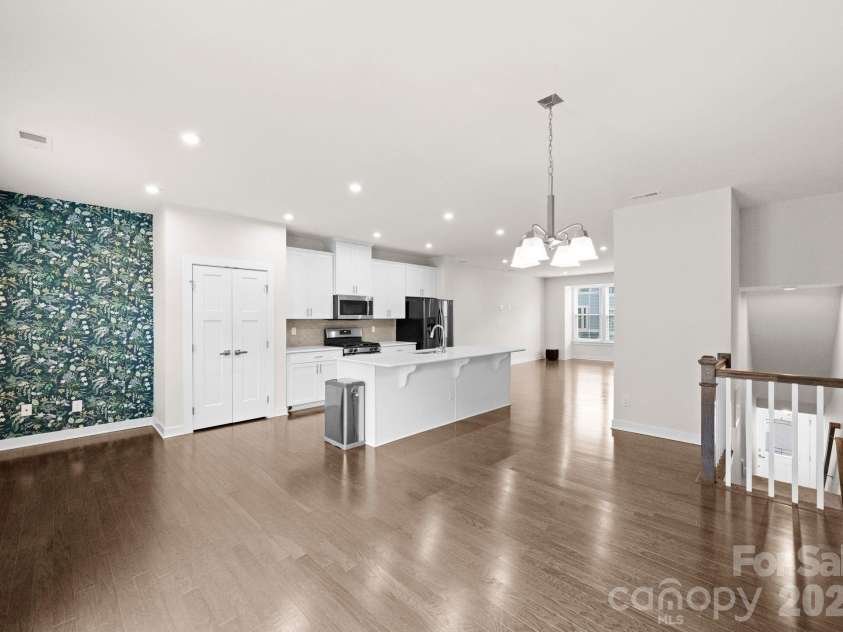 1835 Shumard Lane, Charlotte, NC 28205.  MLS# CAR4350829, YatesRealty ID 15353. 
