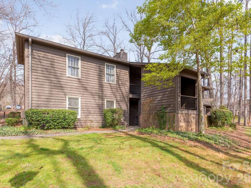 3507 Colony Crossing Drive, Charlotte, NC 28226.  MLS# CAR4354514, YatesRealty ID 15354. Front Exterior