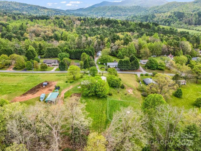 167 Whitener Road, Penrose, NC 28766.  MLS# CAR4255626, YatesRealty ID 15355. 