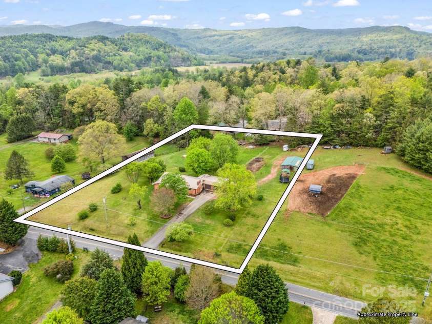 167 Whitener Road, Penrose, NC 28766.  MLS# CAR4255626, YatesRealty ID 15355. Boundary lines are approx