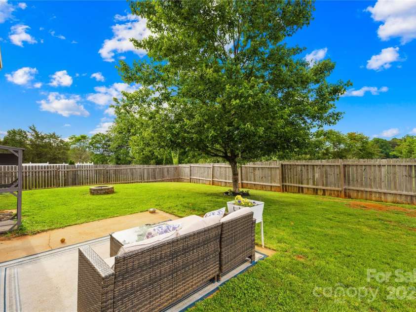 105 Altondale Drive, Statesville, NC 28625.  MLS# CAR4250668, YatesRealty ID 15356. Fenced backyard