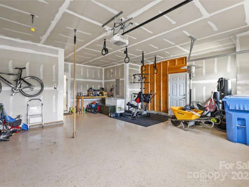 105 Altondale Drive, Statesville, NC 28625.  MLS# CAR4250668, YatesRealty ID 15356. Garage