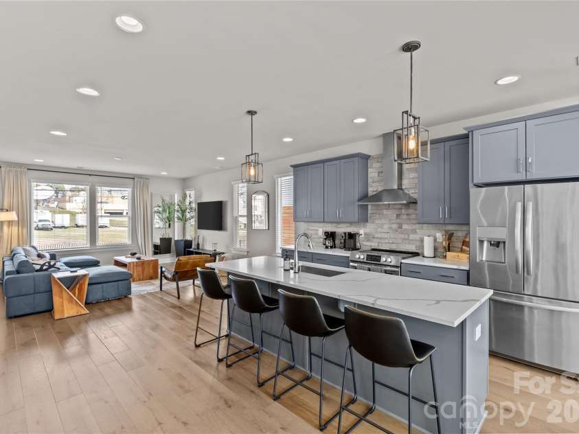 2115 Isom Street, Charlotte, NC 28208.  MLS# CAR4367836, YatesRealty ID 15356. 