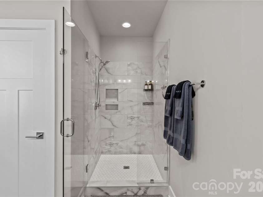 2115 Isom Street, Charlotte, NC 28208.  MLS# CAR4367836, YatesRealty ID 15356. 