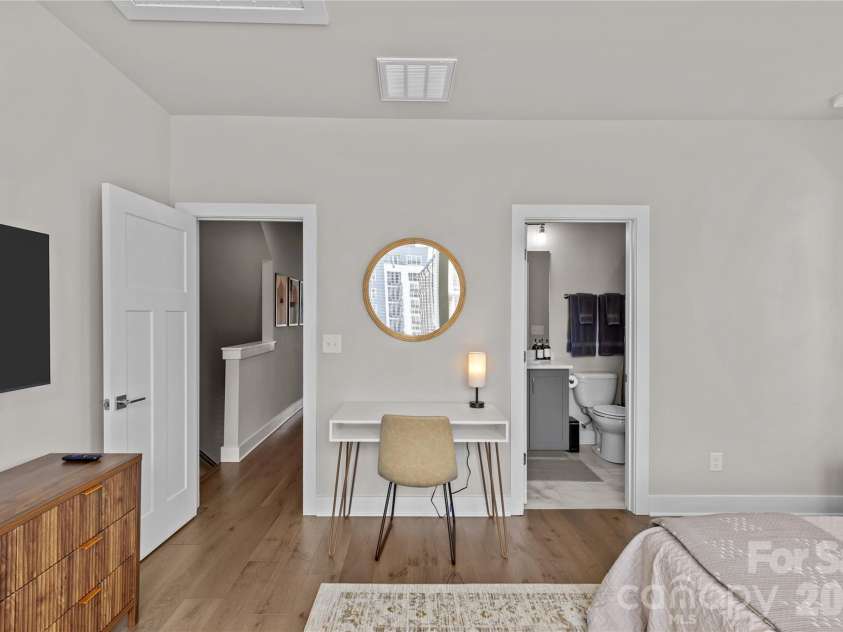 2115 Isom Street, Charlotte, NC 28208.  MLS# CAR4367836, YatesRealty ID 15356. 