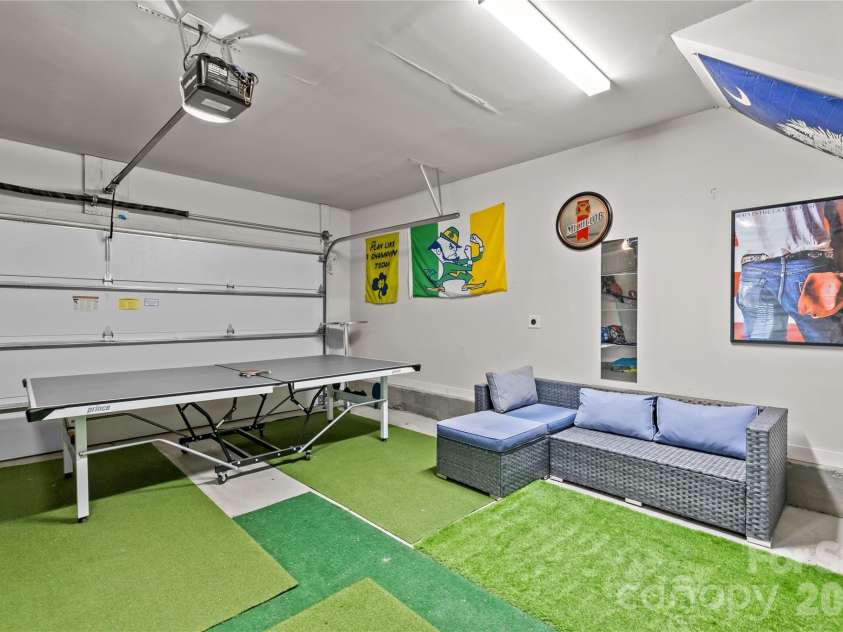 2115 Isom Street, Charlotte, NC 28208.  MLS# CAR4367836, YatesRealty ID 15356. 