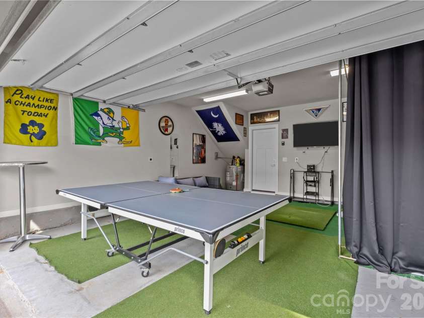 2115 Isom Street, Charlotte, NC 28208.  MLS# CAR4367836, YatesRealty ID 15356. 