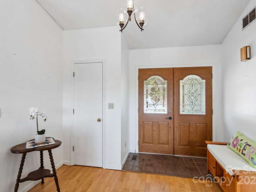 33 Selby Court, Marshall, NC 28753.  MLS# CAR4231114, YatesRealty ID 15357. 