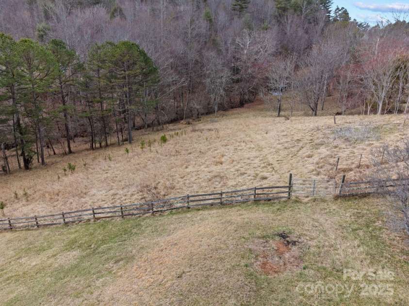 33 Selby Court, Marshall, NC 28753.  MLS# CAR4231114, YatesRealty ID 15357. 