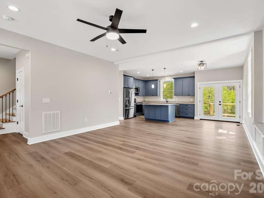 343 Olivette Road, Asheville, NC 28804.  MLS# CAR4367357, YatesRealty ID 15357. 