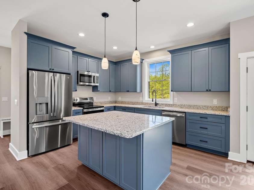 343 Olivette Road, Asheville, NC 28804.  MLS# CAR4367357, YatesRealty ID 15357. 