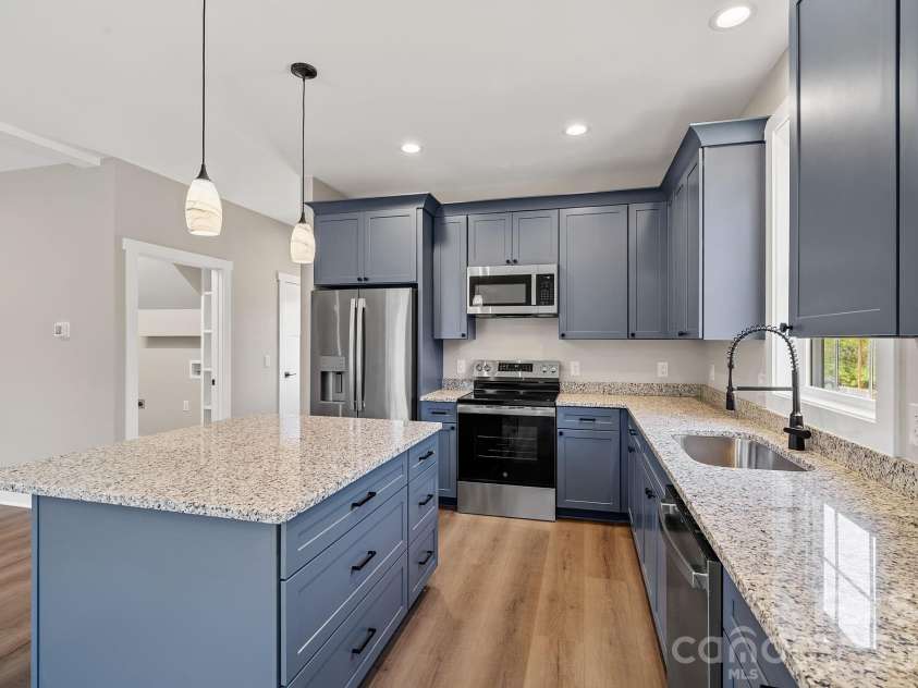 343 Olivette Road, Asheville, NC 28804.  MLS# CAR4367357, YatesRealty ID 15357. 