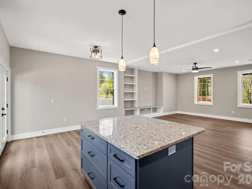 343 Olivette Road, Asheville, NC 28804.  MLS# CAR4367357, YatesRealty ID 15357. 