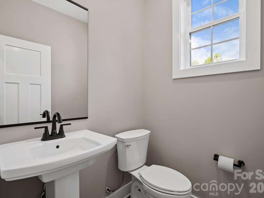 343 Olivette Road, Asheville, NC 28804.  MLS# CAR4367357, YatesRealty ID 15357. 