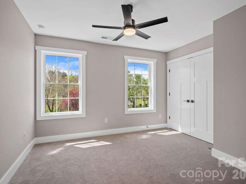 343 Olivette Road, Asheville, NC 28804.  MLS# CAR4367357, YatesRealty ID 15357. 