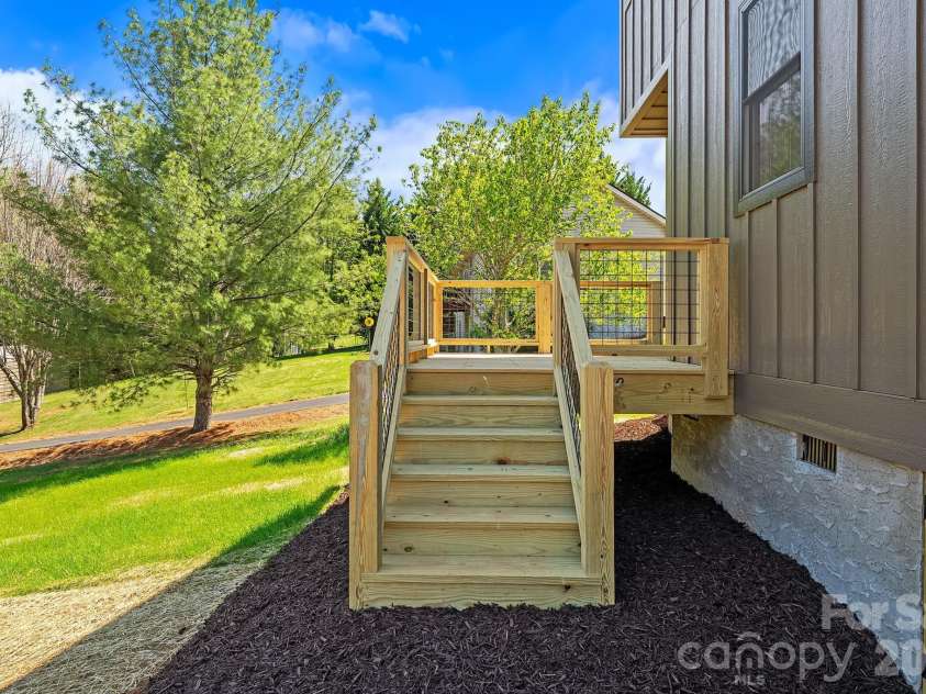 343 Olivette Road, Asheville, NC 28804.  MLS# CAR4367357, YatesRealty ID 15357. 