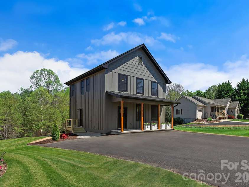 343 Olivette Road, Asheville, NC 28804.  MLS# CAR4367357, YatesRealty ID 15357. The grass has been digitally enhanced 
