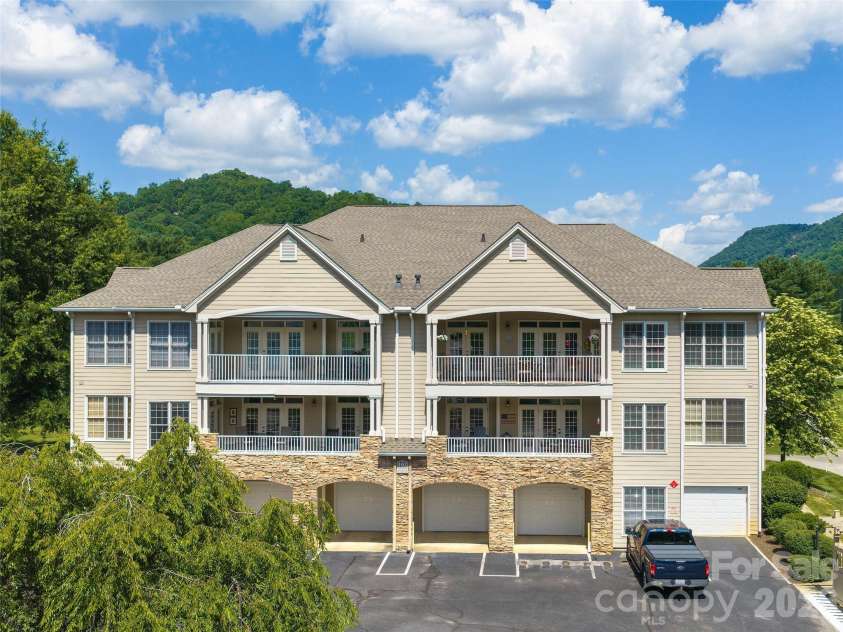 103 Glenview Lane, Maggie Valley, NC 28751.  MLS# CAR4369182, YatesRealty ID 15358. 