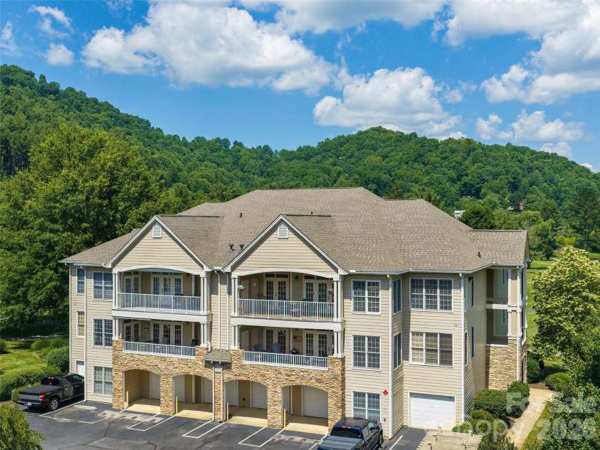 103 Glenview Lane, Maggie Valley, NC 28751.  MLS# CAR4369182, YatesRealty ID 15358. 