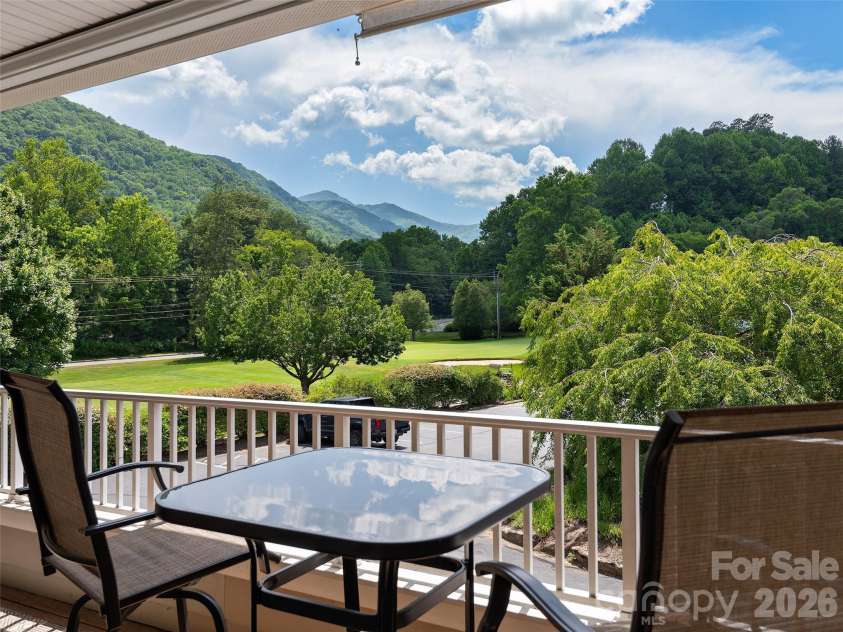 103 Glenview Lane, Maggie Valley, NC 28751.  MLS# CAR4369182, YatesRealty ID 15358. 