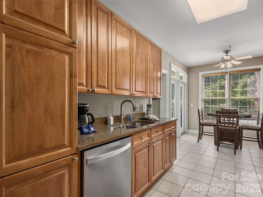 103 Glenview Lane, Maggie Valley, NC 28751.  MLS# CAR4369182, YatesRealty ID 15358. 