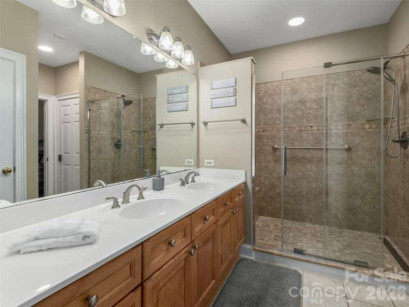 103 Glenview Lane, Maggie Valley, NC 28751.  MLS# CAR4369182, YatesRealty ID 15358. 
