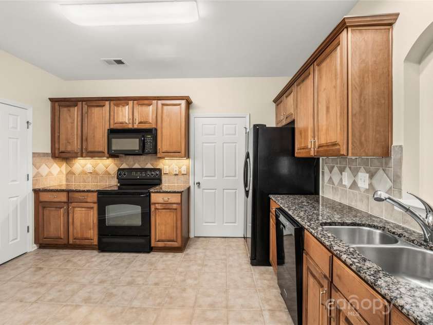 14853 Santa Lucia Drive, Charlotte, NC 28277.  MLS# CAR4258009, YatesRealty ID 15358. 