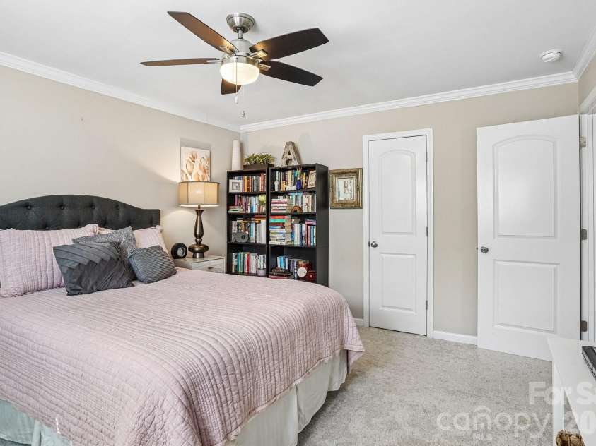 4238 Donnybrook Place, Charlotte, NC 28205.  MLS# CAR4370044, YatesRealty ID 15359. 