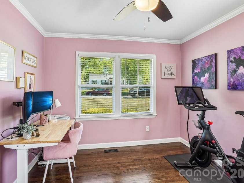 4238 Donnybrook Place, Charlotte, NC 28205.  MLS# CAR4370044, YatesRealty ID 15359. 