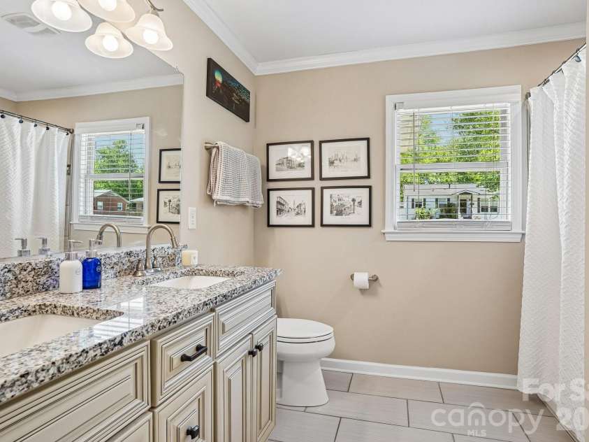 4238 Donnybrook Place, Charlotte, NC 28205.  MLS# CAR4370044, YatesRealty ID 15359. 