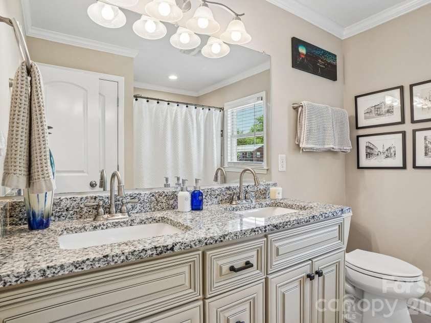 4238 Donnybrook Place, Charlotte, NC 28205.  MLS# CAR4370044, YatesRealty ID 15359. 