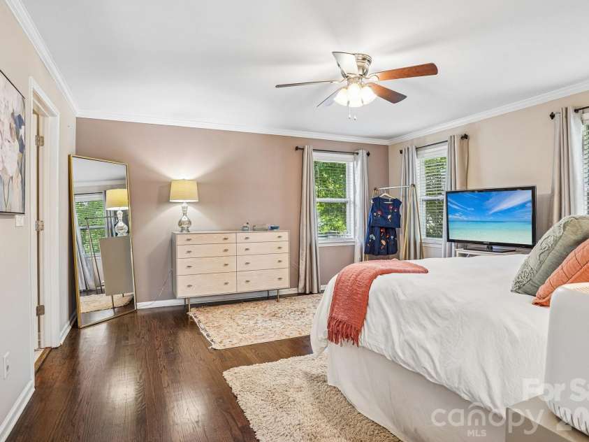 4238 Donnybrook Place, Charlotte, NC 28205.  MLS# CAR4370044, YatesRealty ID 15359. 