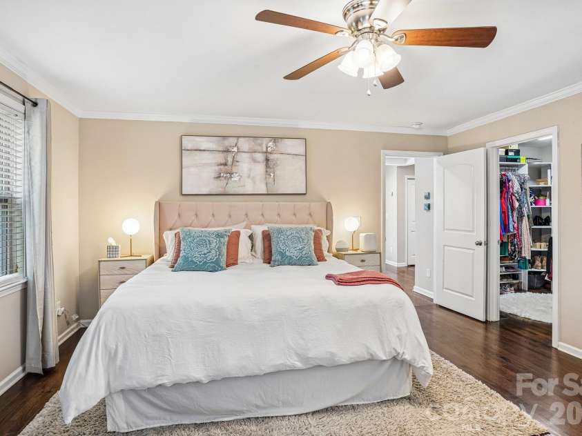 4238 Donnybrook Place, Charlotte, NC 28205.  MLS# CAR4370044, YatesRealty ID 15359. 