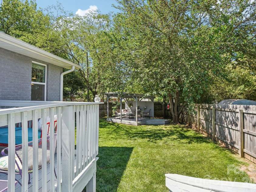 4238 Donnybrook Place, Charlotte, NC 28205.  MLS# CAR4370044, YatesRealty ID 15359. 