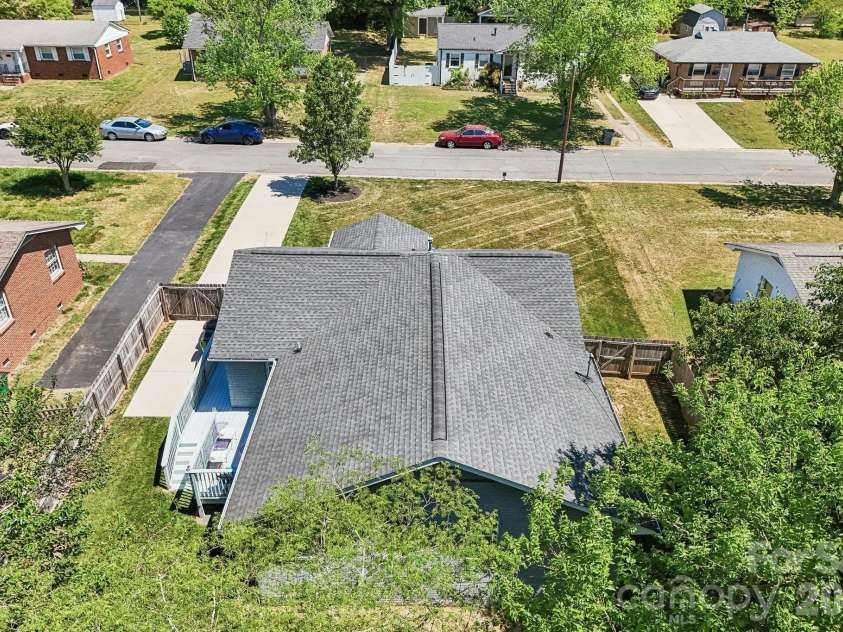 4238 Donnybrook Place, Charlotte, NC 28205.  MLS# CAR4370044, YatesRealty ID 15359. 