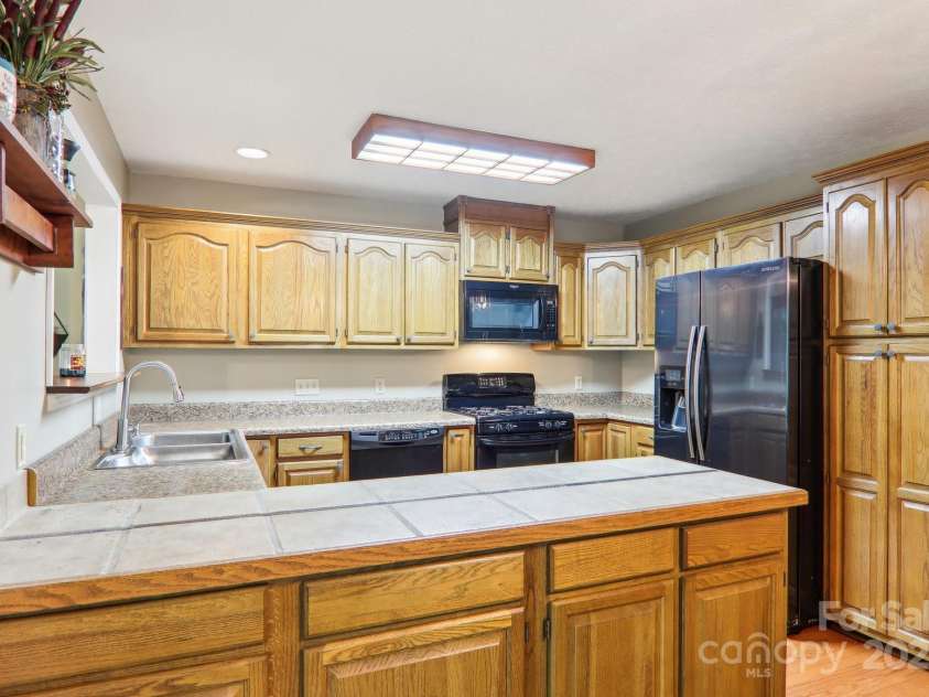 123 Brandymill Loop, Etowah, NC 28729.  MLS# CAR4264778, YatesRealty ID 1536. 