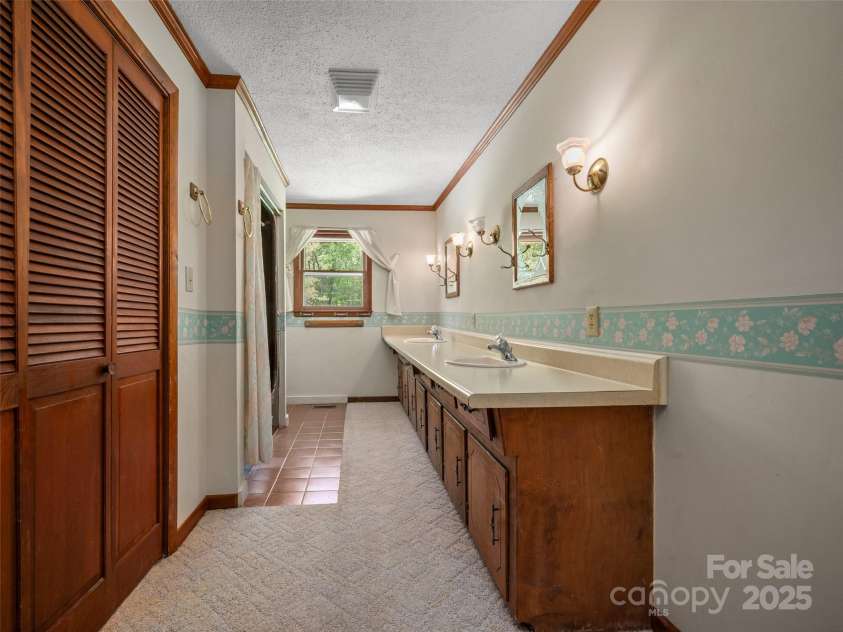 228 Oak Crest Drive, Rutherfordton, NC 28139.  MLS# CAR4254137, YatesRealty ID 15361. 