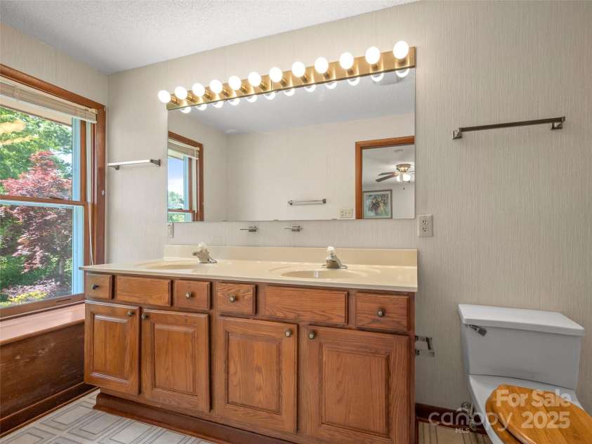 228 Oak Crest Drive, Rutherfordton, NC 28139.  MLS# CAR4254137, YatesRealty ID 15361. 